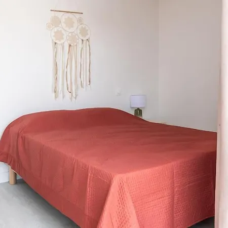 La Vie En Rose Apartment *